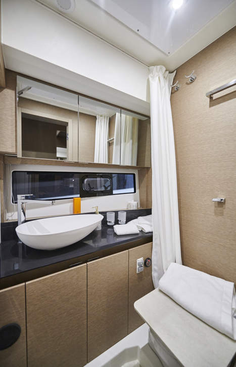 Prestige 460 Flybridge Interior - 9.jpg