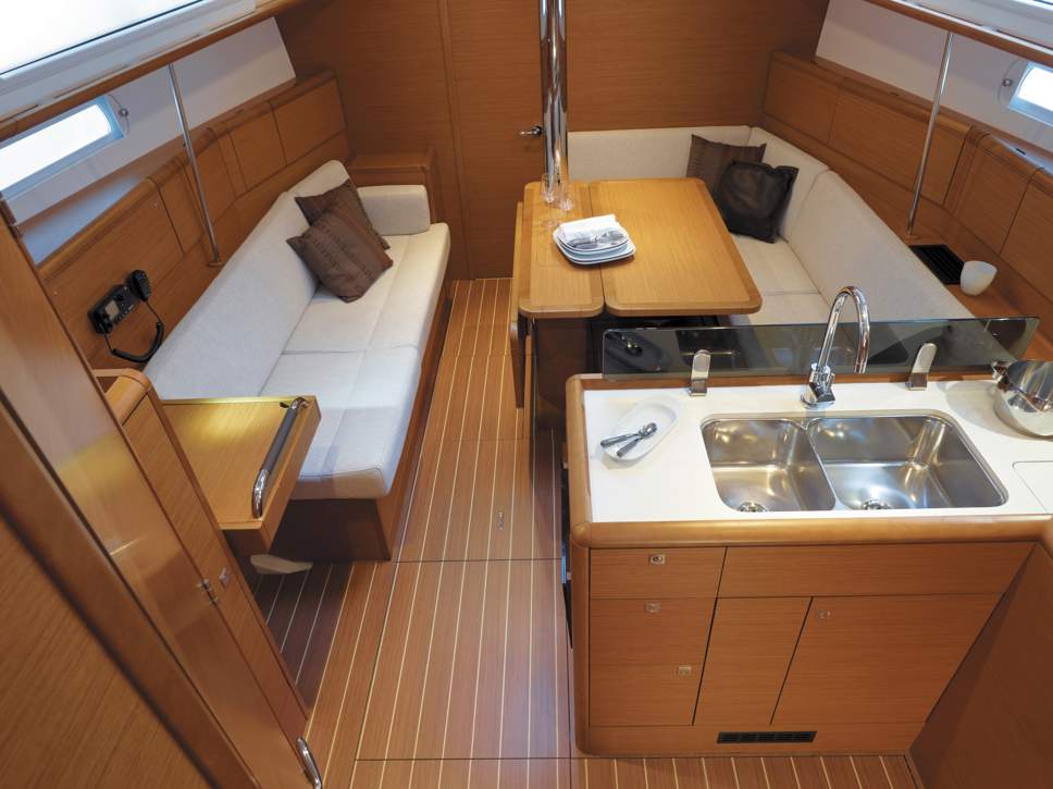 Jeanneau Sun Odyssey 389 Interior - 8.jpg
