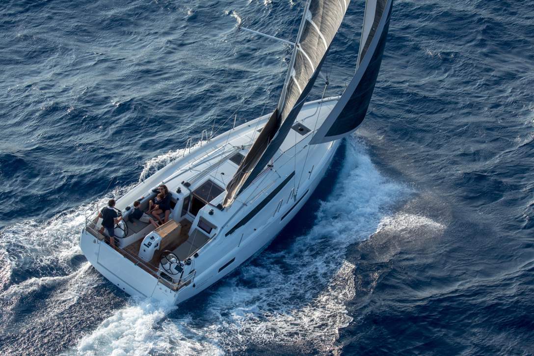 Jeanneau Sun Odyssey 410 Exterior - 25.JPG