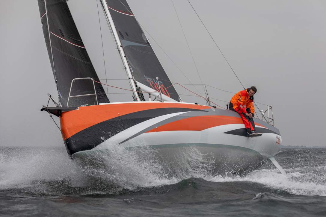 Jeanneau Sun Fast 3300 Exterior - 46.JPG