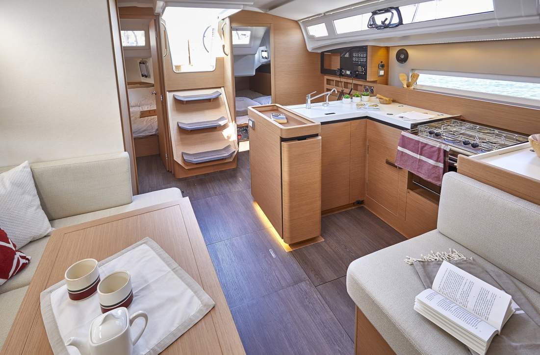 Jeanneau Sun Odyssey 410 Interior - 9.JPG