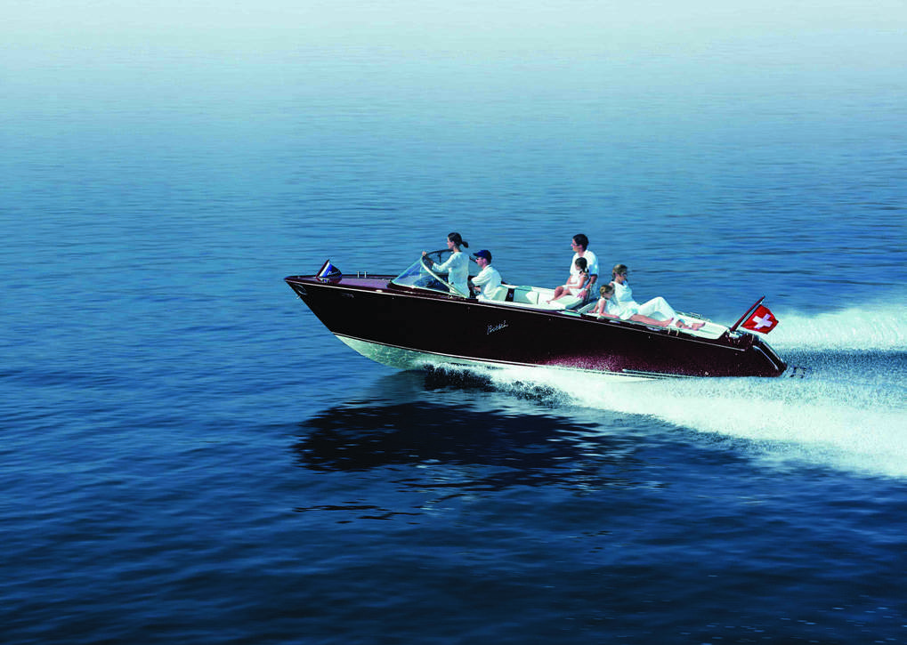 Boesch 750 Portofino De Luxe Exterior.jpg