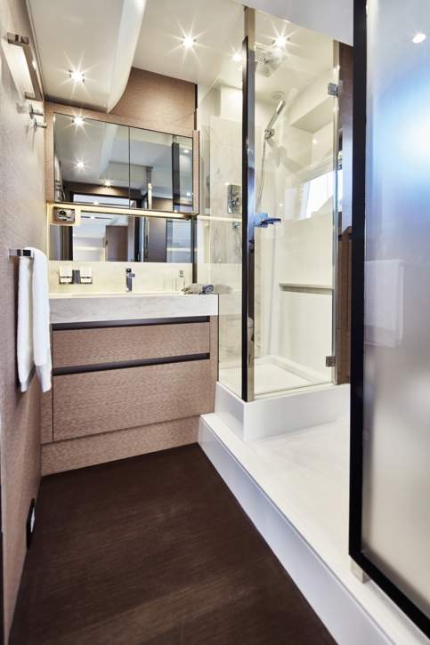 Prestige 630 S Interior - 19.JPG