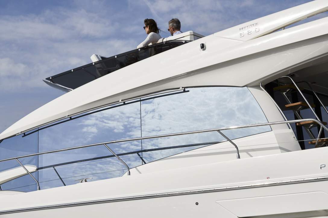 Prestige 520 Flybridge Exterior - 23.JPG