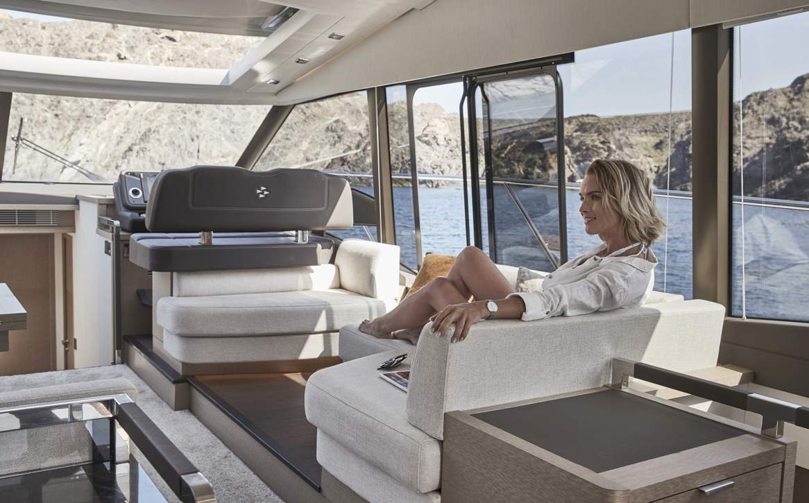 Prestige 590 S Interior - 13.JPG