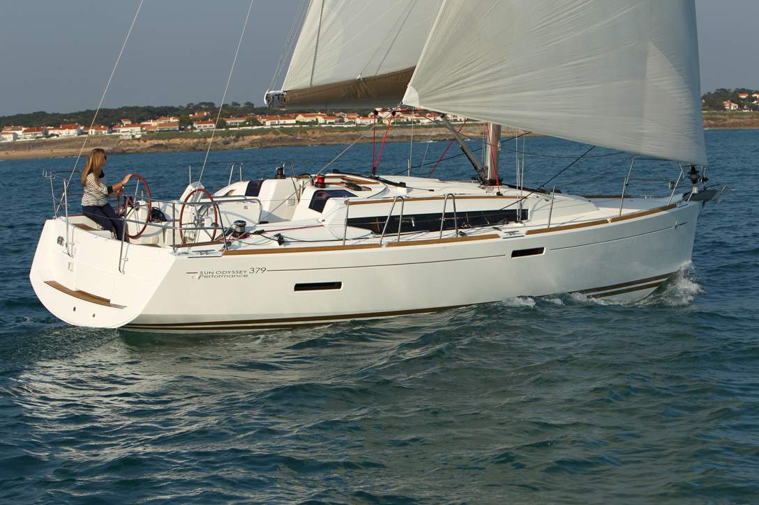 Jeanneau Sun Odyssey 389 Exterior - 4.jpg