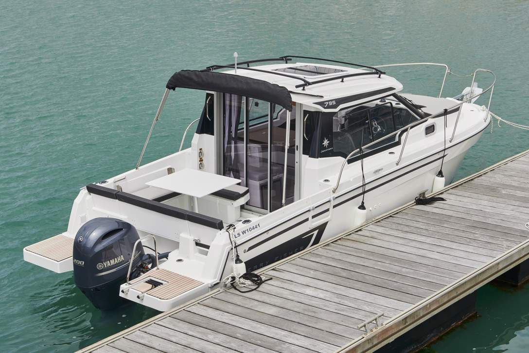 Jeanneau Merry Fisher 795 Serie 2 HB Exterior - 4.JPG