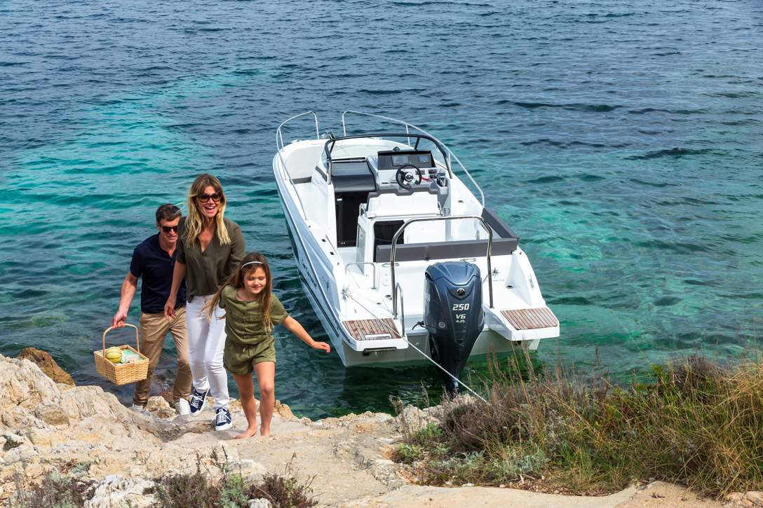 CAP CAMARAT 7.5WA IMAGE EXTERIOR LIFESTYLE (1)