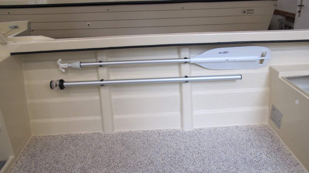 Füllemann Petri F-606 Interior - 6.JPG