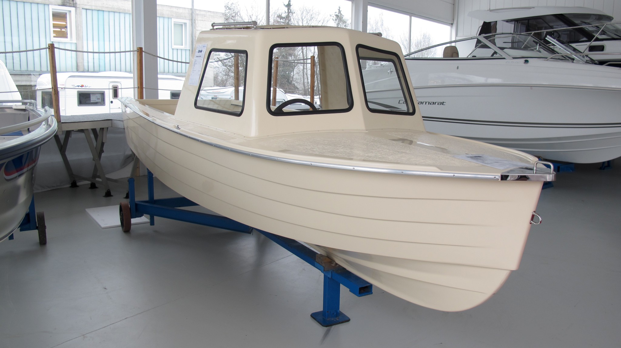 Füllemann Uno F-550 Exterior - 1.JPG