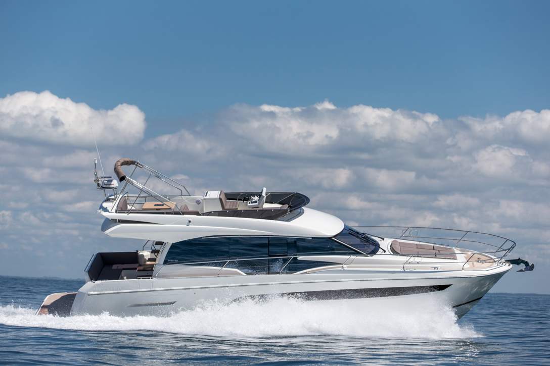Prestige 520 Flybridge Exterior - 56.JPG