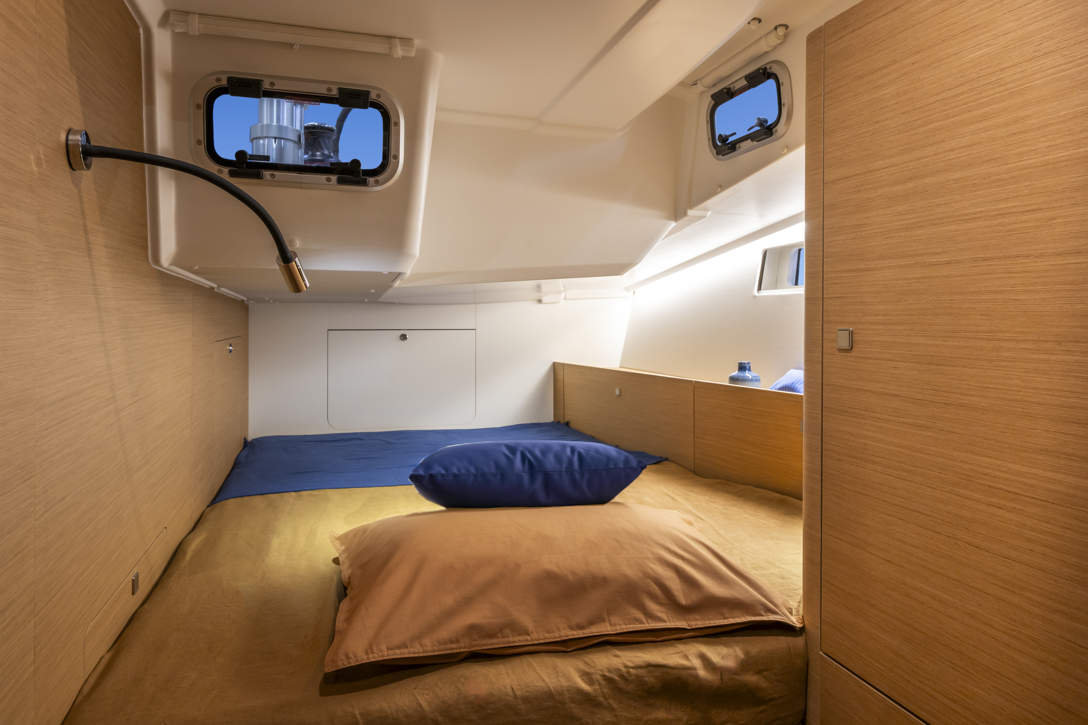 SUN ODYSSEY 455 INTERIOR (9)