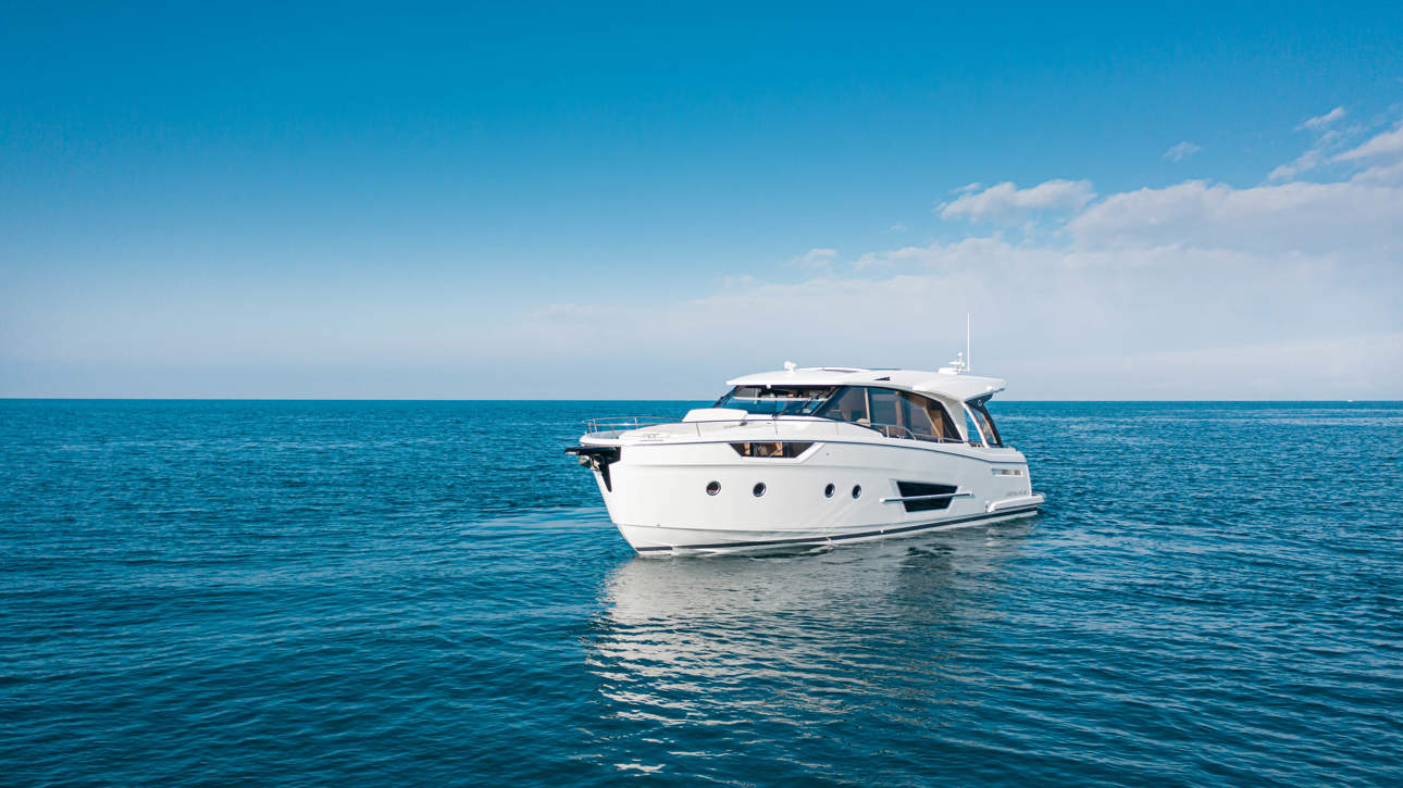 GL45COUPE Hybrid Ex Highres 3