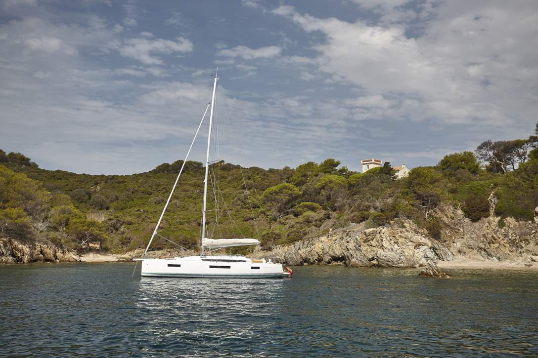 Jeanneau Sun Odyssey 440 Exterior - 46.JPG