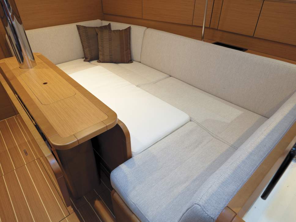Jeanneau Sun Odyssey 389 Interior - 9.jpg