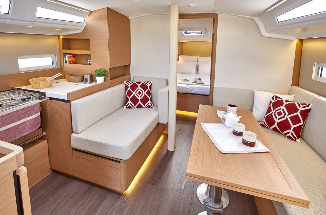 Jeanneau Sun Odyssey 410 Interior - 2.JPG