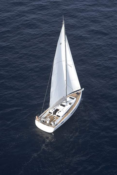 Jeanneau Sun Odyssey 440 Exterior - 17.JPG