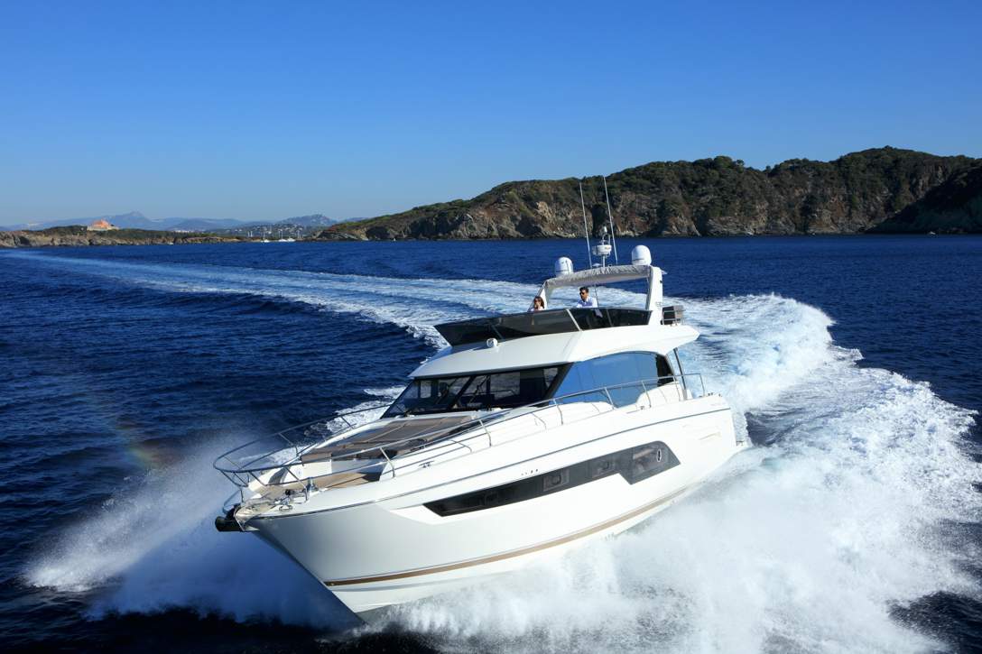 Prestige 630 Flybridge Exterior - 11.JPG