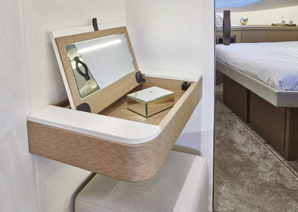 Prestige 590 Flybridge Interior - 40.JPG