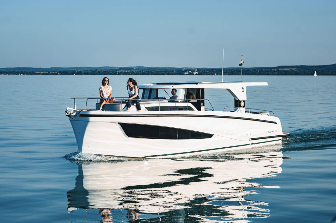 DELPHIA 10 LOUNGETOP IMAGE EXTERIOR BALATON 11