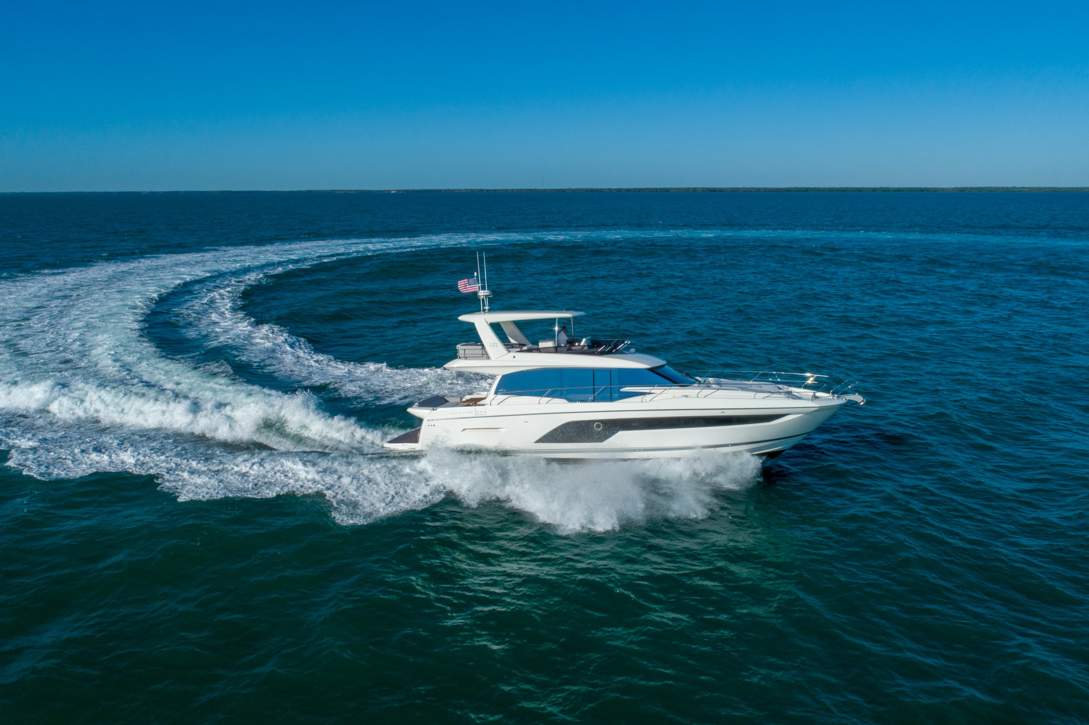 Prestige 590 Flybridge Exterior - 61.JPG