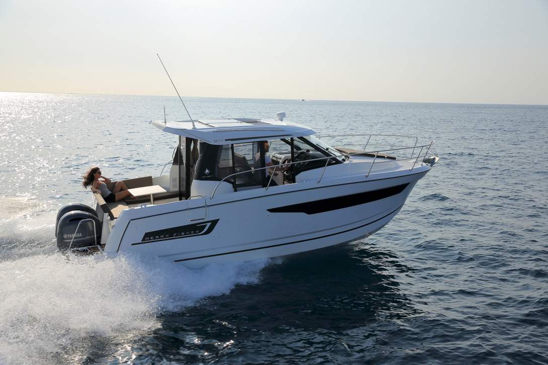 Jeanneau Merry Fisher 895 HB Exterior - 18.JPG