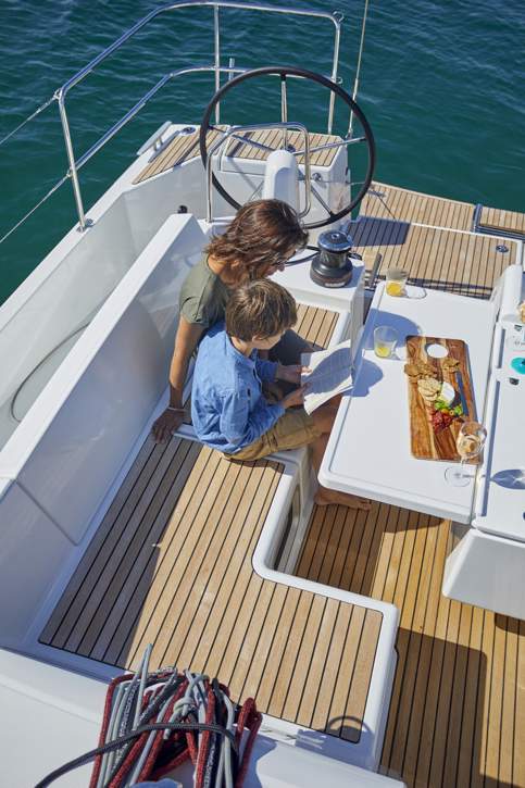 Jeanneau Sun Odyssey 490 Exterior - 73.JPG