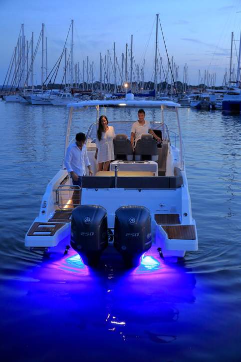 Jeanneau Cap Camarat 9.0 WA Exterior - 8.JPG