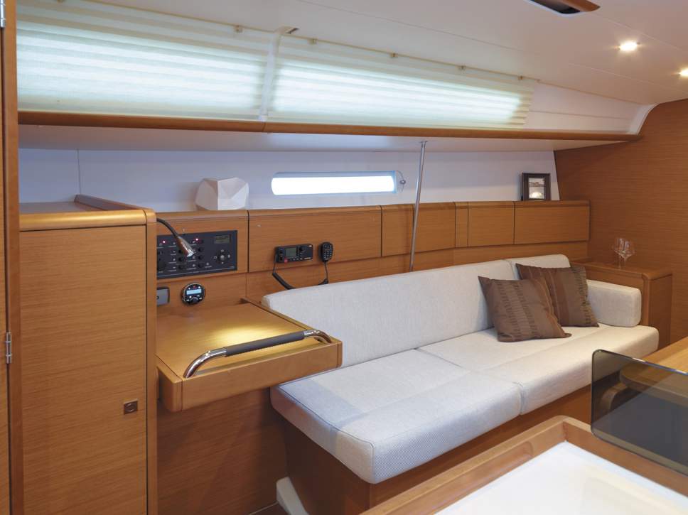 Jeanneau Sun Odyssey 389 Interior - 11.jpg