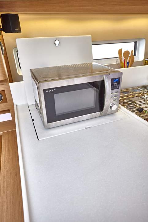 Jeanneau Sun Odyssey 440 Interior - 30.JPG