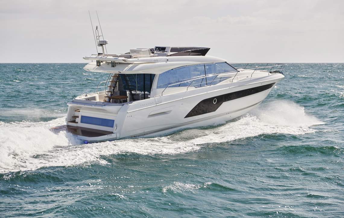 Prestige 590 Flybridge Exterior - 23.JPG