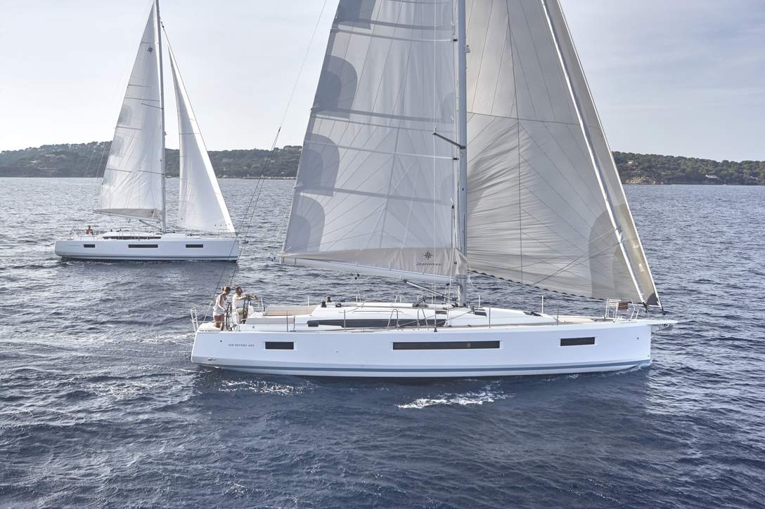 Jeanneau Sun Odyssey 490 Exterior - 8.JPG