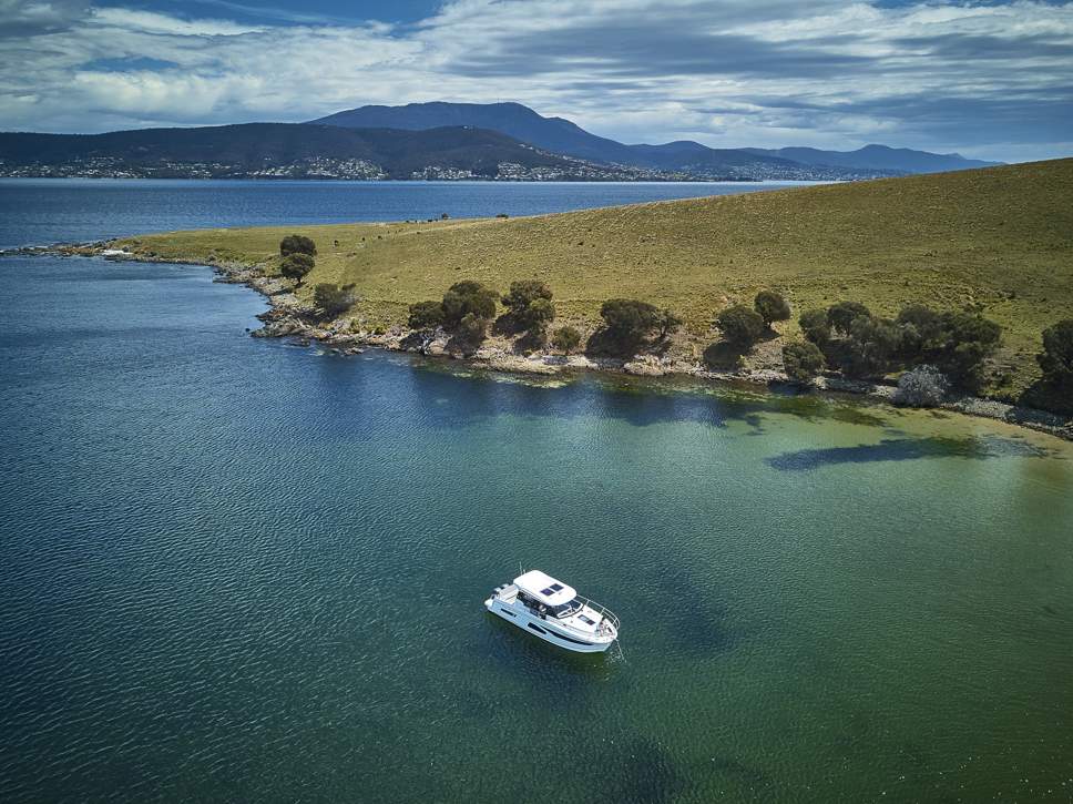 Jeanneau Merry Fisher 1095 HB Exterior - 8.JPG