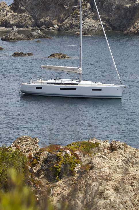 Jeanneau Sun Odyssey 440 Exterior - 40.JPG