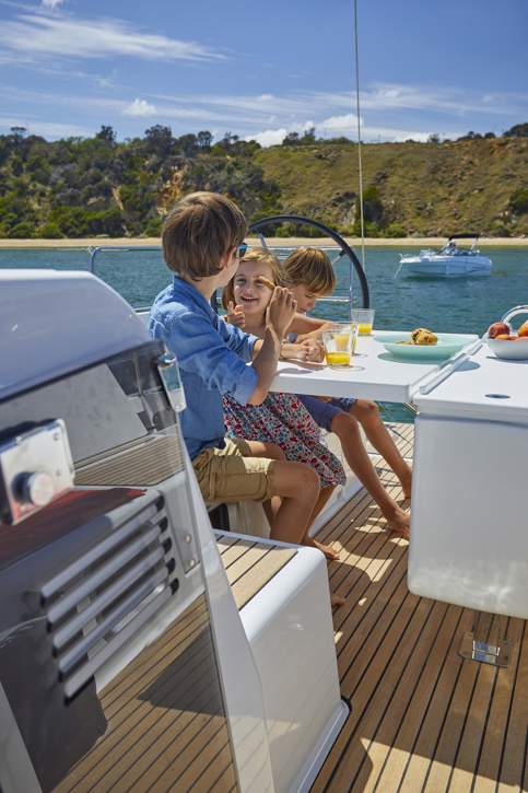 Jeanneau Sun Odyssey 490 Exterior - 102.JPG