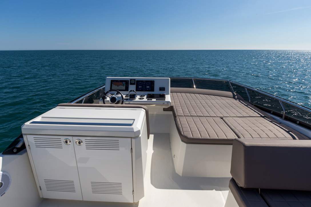 Prestige 520 Flybridge Exterior - 53.JPG