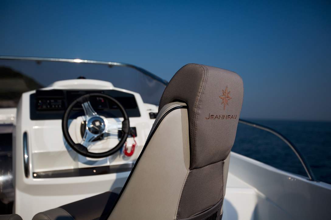 Jeanneau Cap Camarat 7.5 WA Serie 2 Exterior - 43.JPG