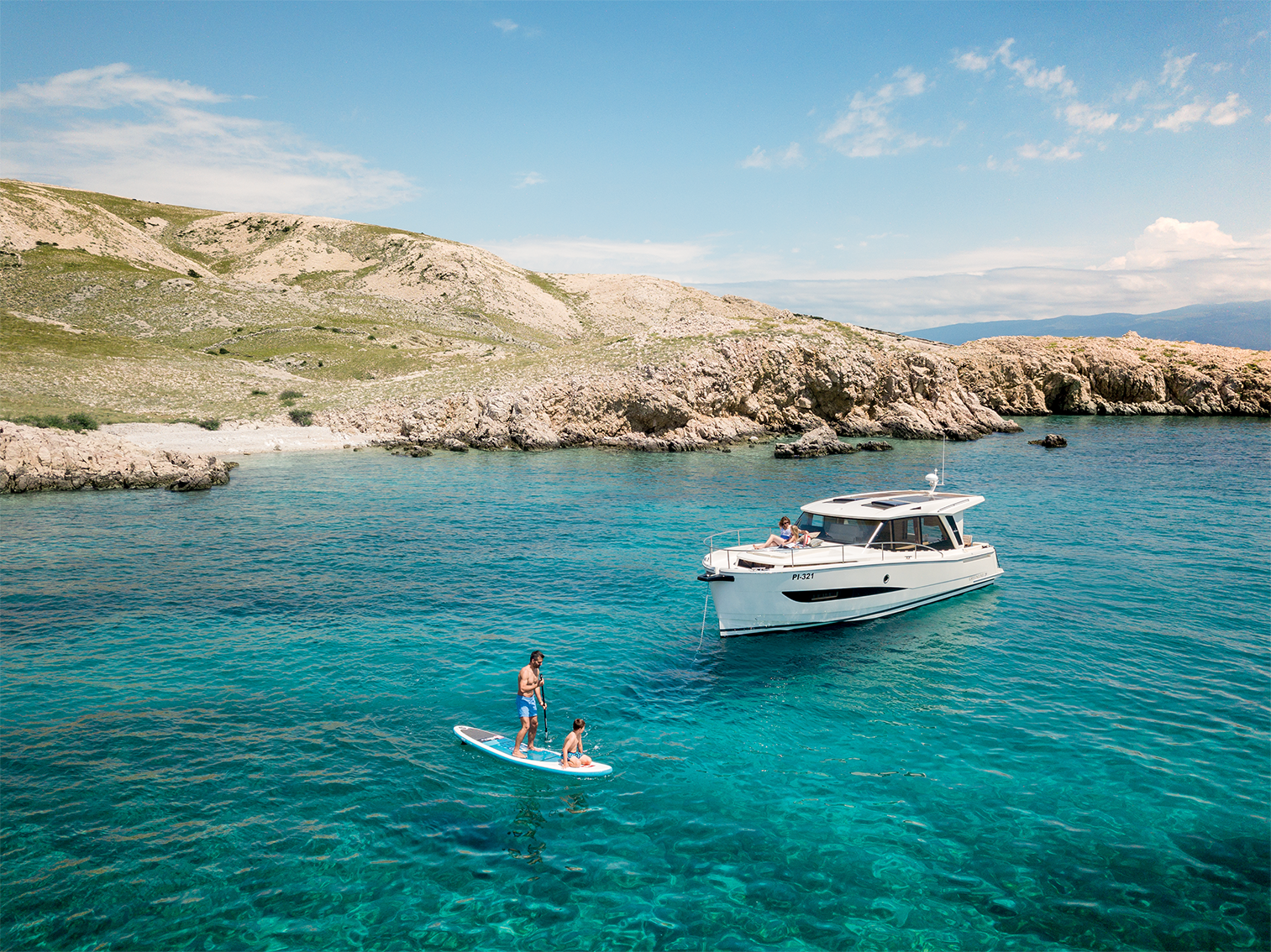 Greenline 39 Lifestyle Brochure2020 40X50 72 Dpi