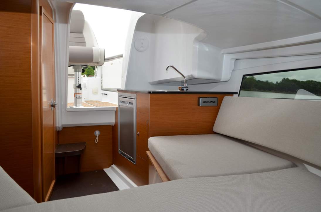 Jeanneau Cap Camarat 7.5 WA Serie 2 Interior - 1.JPG