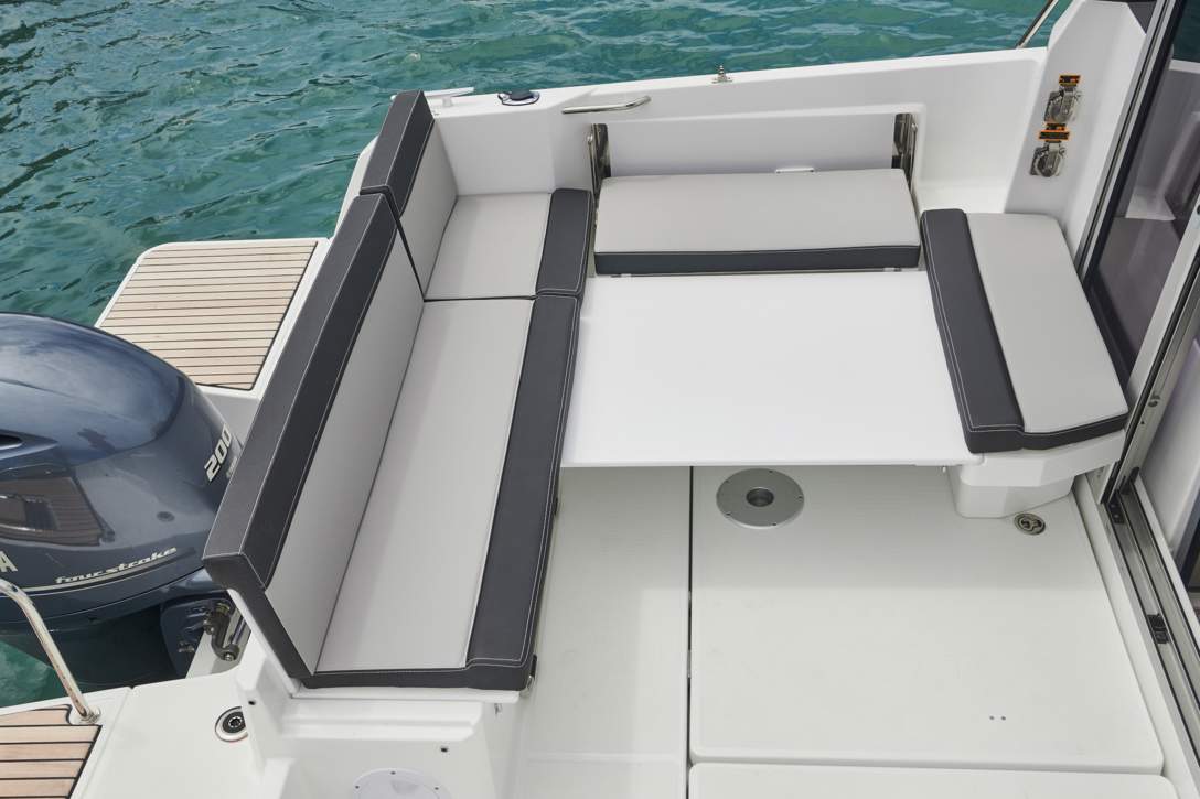 Jeanneau Merry Fisher 795 Serie 2 HB Exterior - 23.JPG