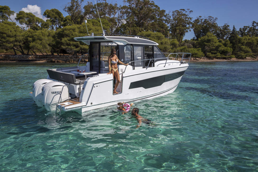 MERRY FISHER 895 IMAGE EXTERIOR (2)