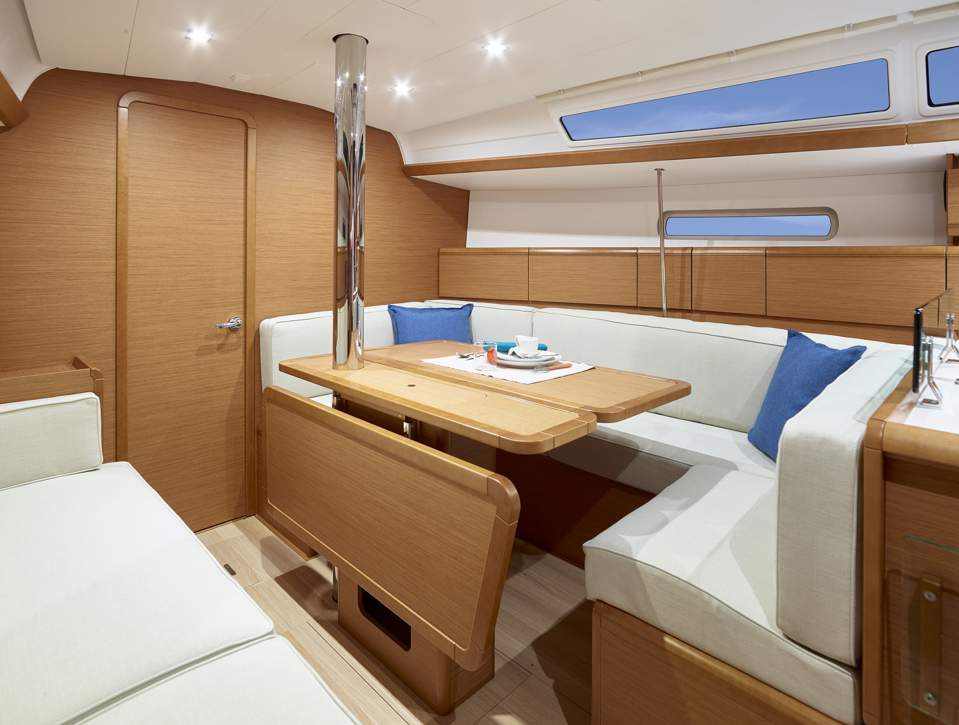 Jeanneau Sun Odyssey 389 Interior - 15.JPG