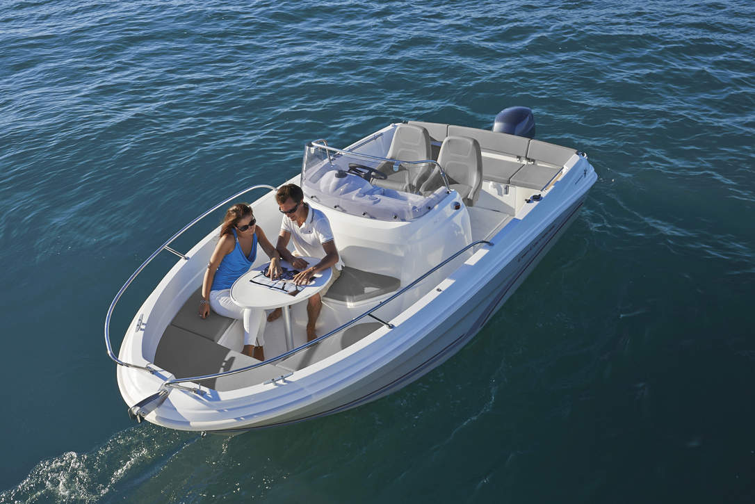 Jeanneau Cap Camarat 5.5 CC Serie 2 Exterior - 3.JPG