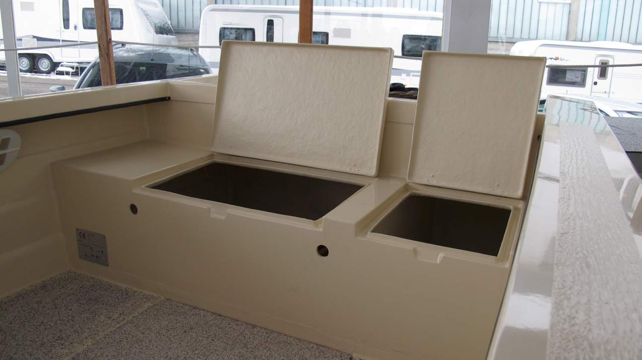 Füllemann Uno F-550 Interior - 2.JPG