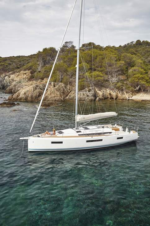 Jeanneau Sun Odyssey 440 Exterior - 13.JPG