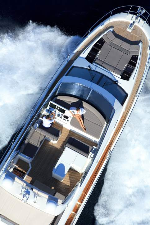 Prestige 630 Flybridge Exterior - 15.JPG