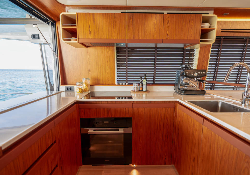 GL58 Fly Interior 3