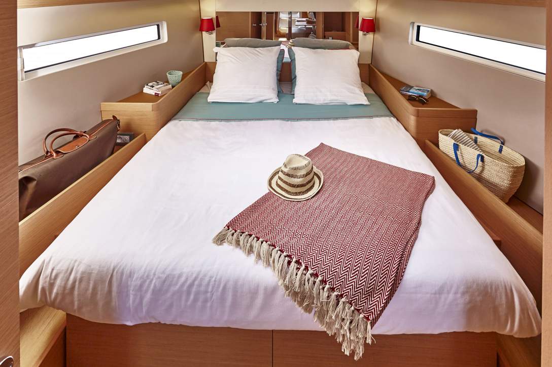 Jeanneau Sun Odyssey 440 Interior - 17.JPG