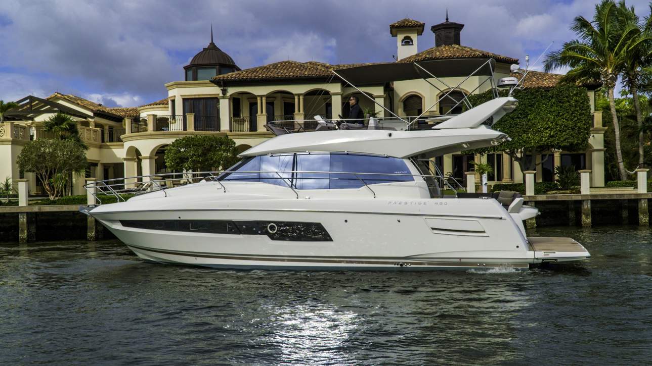 Prestige 460 Flybridge Exterior - 22.JPG