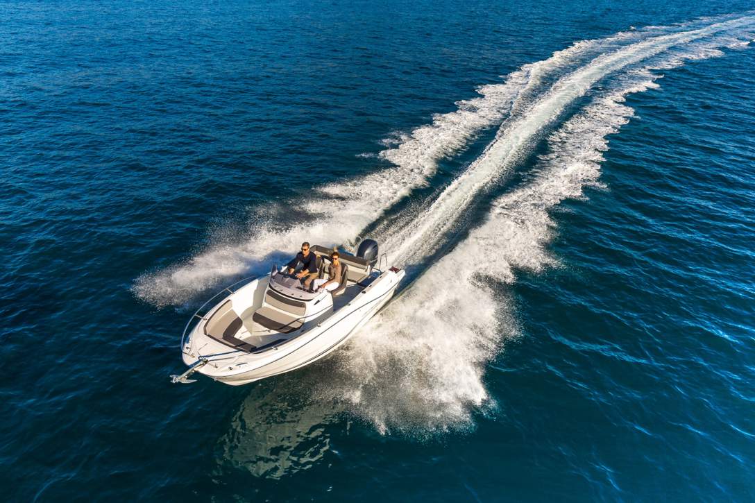 Jeanneau Cap Camarat 6.5 CC Serie 3 Exterior - 11.JPG